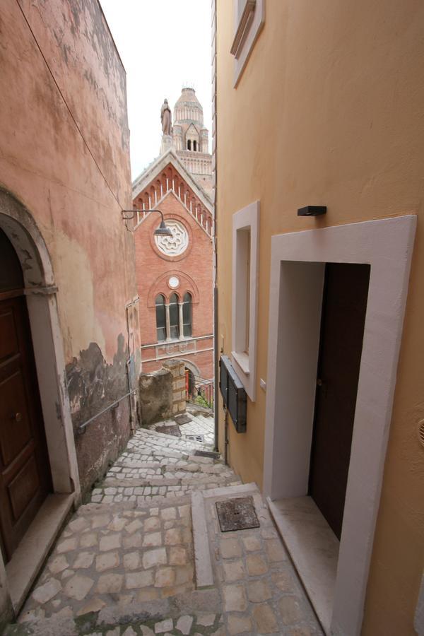 Il Viaggiatore Gaeta Medievale B&B Esterno foto