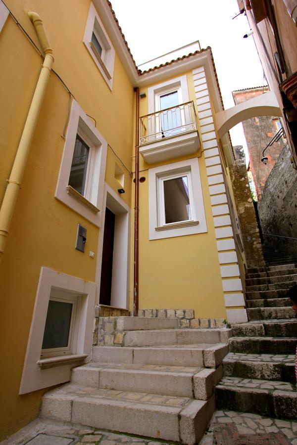 Il Viaggiatore Gaeta Medievale B&B Esterno foto