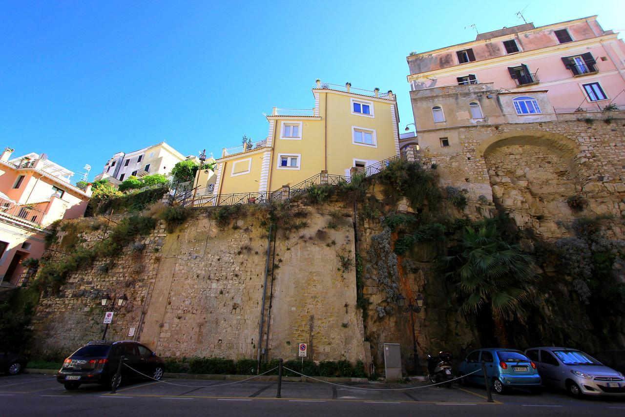 Il Viaggiatore Gaeta Medievale B&B Esterno foto