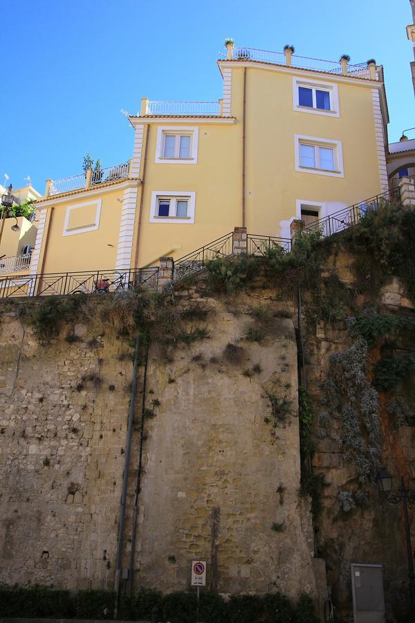 Il Viaggiatore Gaeta Medievale B&B Esterno foto