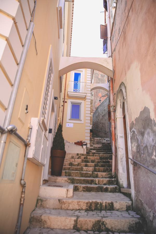 Il Viaggiatore Gaeta Medievale B&B Esterno foto
