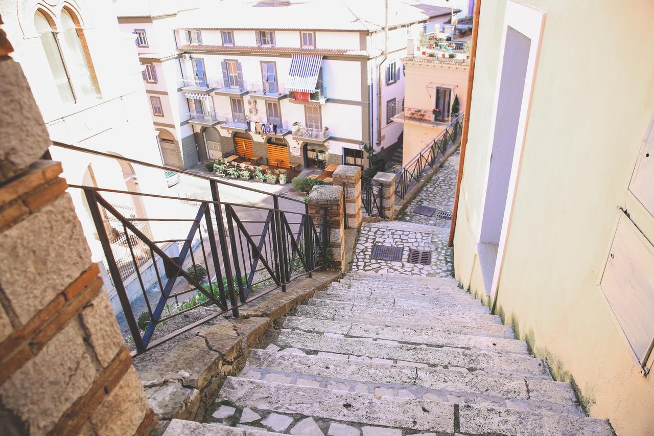Il Viaggiatore Gaeta Medievale B&B Esterno foto